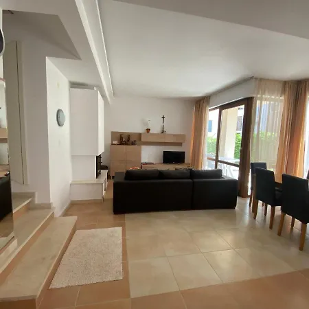 Vakantiehuis Beautiful Sun Village With Sea View Byala (Varna)
